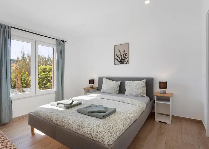 Drop In Apartment
