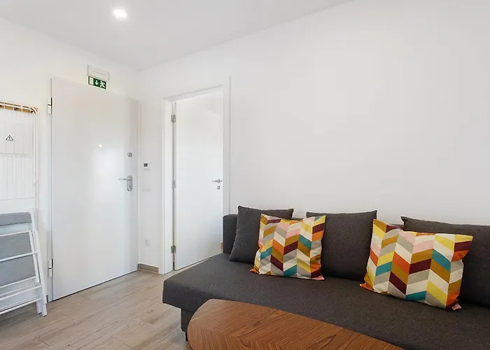 Drop In Apartment *