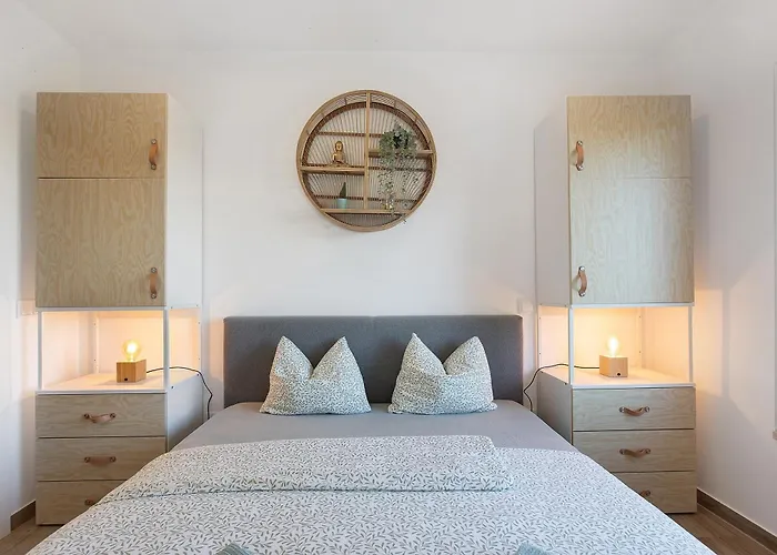 Apartment Drop In *